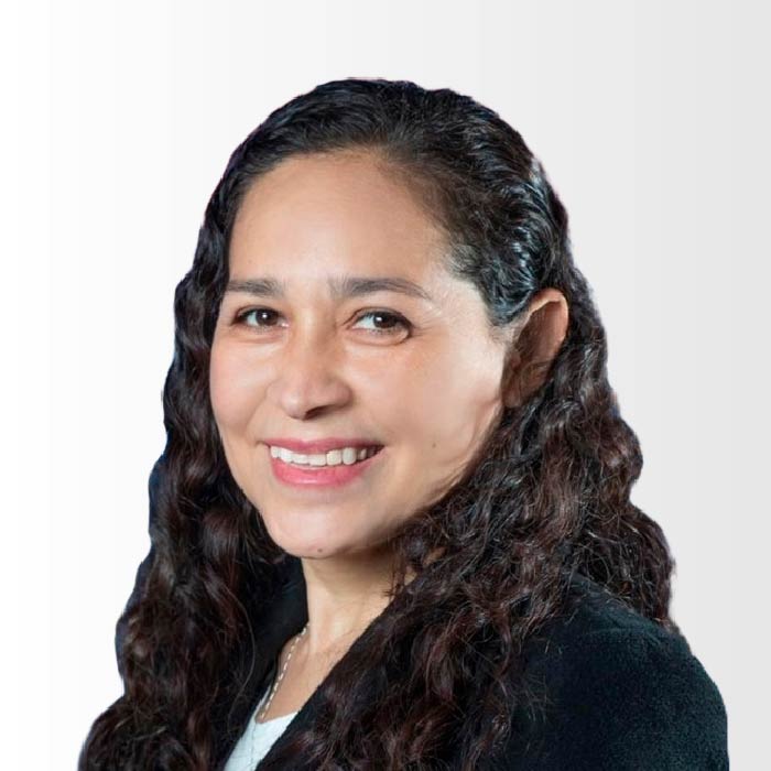 Nora Escobar Asesora Remax Blue